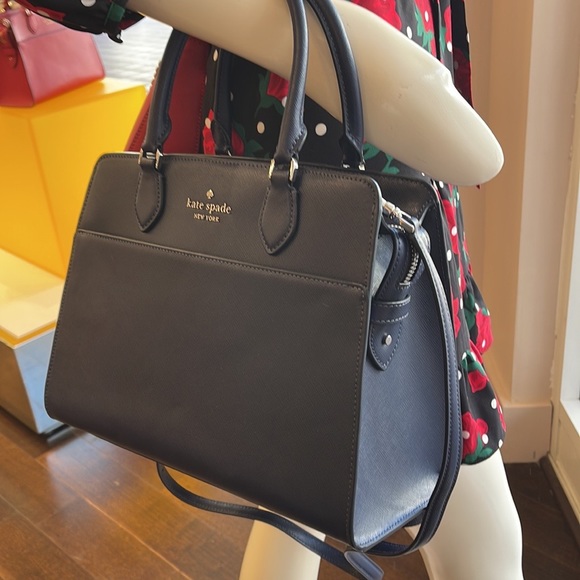 Kate Spade Madison Saffiano Leather Medium Satchel
COLOR:
Parisian Navy
NWT - Picture 12 of 16